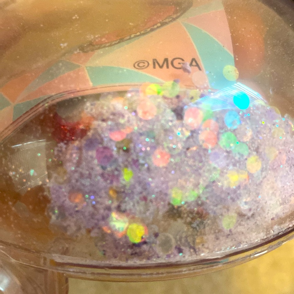 *Brand New* L.O.L Surprise Glitter Globe Doll - Snow Leopard only ever unboxed!! - Picture 9 of 14